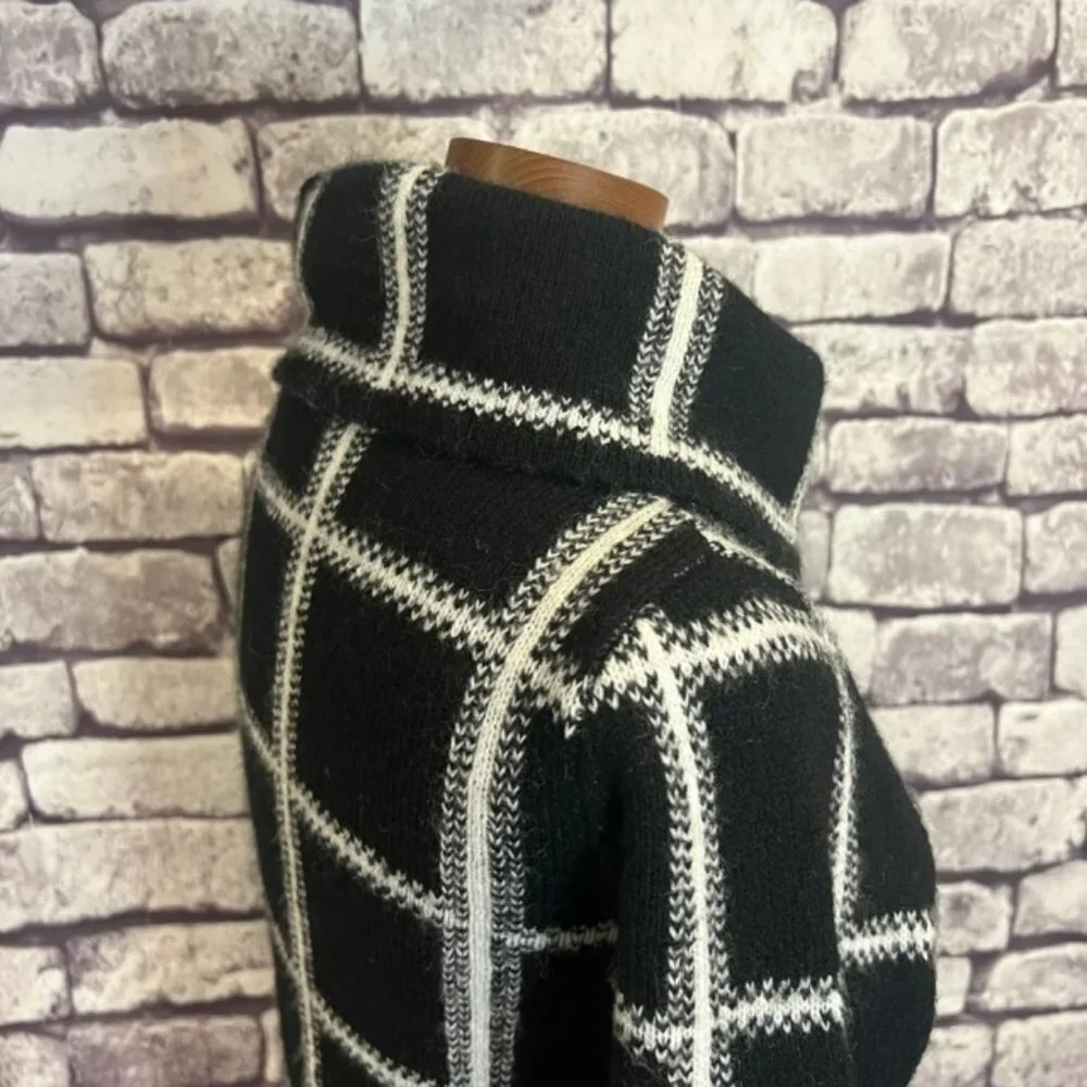 Ellen Tracy Black & White 1 Button Cardigan Sweater Size Small
